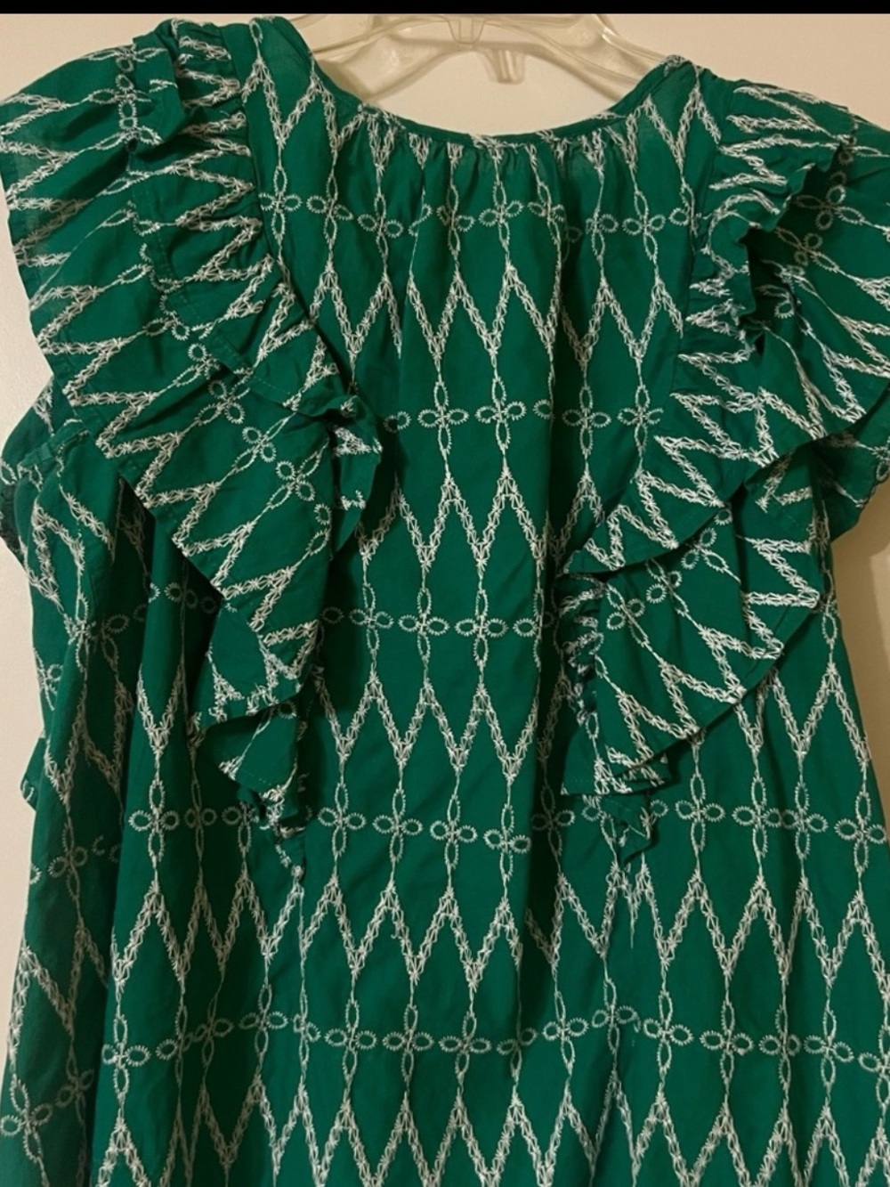 Universal Thread Green Geometric Ruffle Blouse